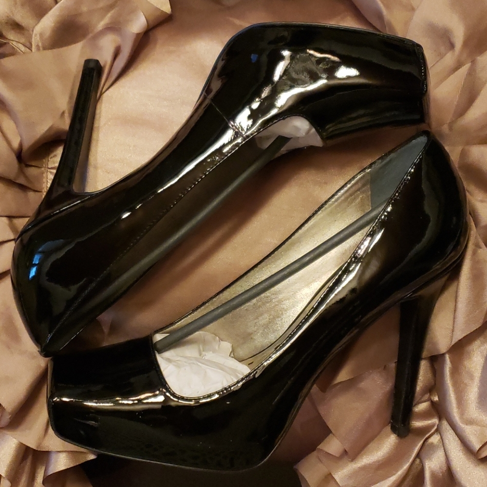 Gianni Bini Black Patent Platform Heels